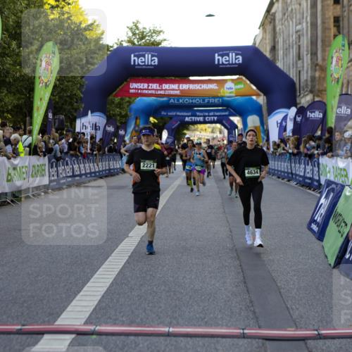 01.09.2024 - BARMER Alsterlauf Kathrin Stürmer Photography http://msf.ph/oto/6969980 01.09.2024 09:57:17 Ziel 2063, 2101, 2148, 2301, 2694, 2781, 2817, 2999, 3009, 3068, 3224, 3233, 3236, 3270, 3552, 4139, 4296, 4464, 4472, 4490, 4590, 4732, 5172, 5221, 5235, 8204, 2211, 2221, 2530, 2671, 2783, 3027, 3048, 3145, 3334, 3386, 3596, 3636, 4190, 4606, 4634, 4698, 5073, 5241, 8198 meine-sportfotos.de