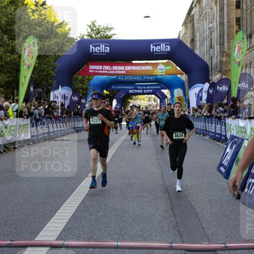 01.09.2024 - BARMER Alsterlauf Kathrin Stürmer Photography http://msf.ph/oto/6969981 01.09.2024 09:57:17 Ziel 2063, 2101, 2148, 2301, 2694, 2781, 2817, 2999, 3009, 3068, 3224, 3233, 3236, 3270, 3552, 4139, 4296, 4464, 4472, 4490, 4590, 4732, 5172, 5221, 5235, 8204, 2211, 2221, 2530, 2671, 2783, 3027, 3048, 3145, 3334, 3386, 3596, 3636, 4190, 4606, 4634, 4698, 5073, 5241, 8198 meine-sportfotos.de