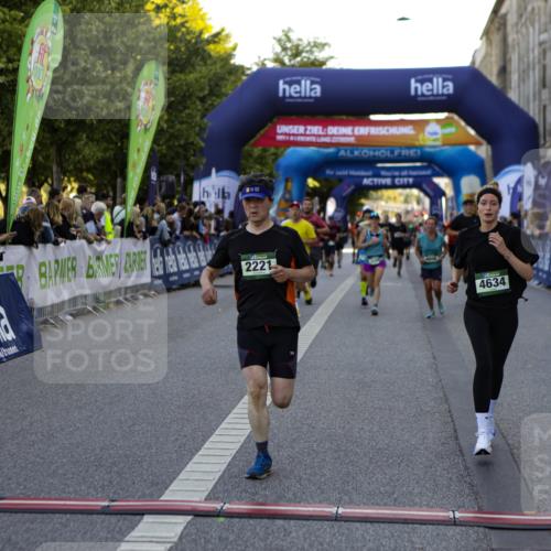 01.09.2024 - BARMER Alsterlauf Kathrin Stürmer Photography http://msf.ph/oto/6969986 01.09.2024 09:57:17 Ziel 2063, 2101, 2148, 2301, 2694, 2781, 2817, 2999, 3009, 3068, 3224, 3233, 3236, 3270, 3552, 4139, 4296, 4464, 4472, 4490, 4590, 4732, 5172, 5221, 5235, 8204, 2211, 2221, 2530, 2671, 2783, 3027, 3048, 3145, 3334, 3386, 3596, 3636, 4190, 4606, 4634, 4698, 5073, 5241, 8198 meine-sportfotos.de