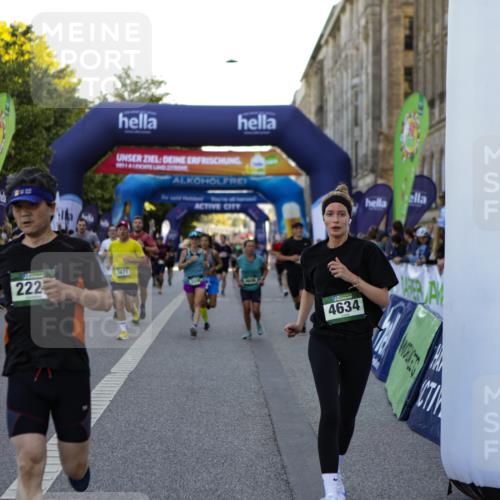 01.09.2024 - BARMER Alsterlauf Kathrin Stürmer Photography http://msf.ph/oto/6969990 01.09.2024 09:57:18 Ziel 2063, 2101, 2301, 2694, 2781, 2817, 2999, 3009, 3068, 3224, 3233, 3236, 3270, 3552, 4139, 4296, 4464, 4472, 4490, 4513, 4590, 4732, 5163, 5172, 5221, 5235, 8204, 2221, 2302, 2530, 2671, 2783, 3027, 3048, 3145, 3334, 3386, 3455, 3596, 3636, 4190, 4269, 4606, 4634, 4698, 5073, 5241, 8142, 8198 meine-sportfotos.de