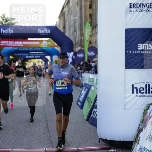 01.09.2024 - BARMER Alsterlauf Kathrin Stürmer Photography http://msf.ph/oto/6969998 01.09.2024 09:57:26 Ziel 2301, 2345, 2680, 2781, 2817, 2999, 3009, 3068, 3205, 3552, 3624, 3626, 4076, 4139, 4296, 4379, 4464, 4472, 4490, 4513, 4732, 5163, 5172, 5221, 5235, 2135, 2302, 2530, 2671, 3048, 3111, 3145, 3334, 3455, 3596, 3636, 3724, 3743, 4135, 4190, 4269, 4425, 4479, 4606, 4698, 5241, 8142, 8198 meine-sportfotos.de