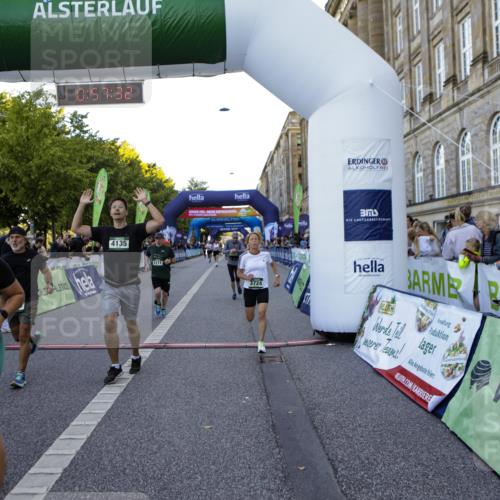 01.09.2024 - BARMER Alsterlauf Kathrin Stürmer Photography http://msf.ph/oto/6970010 01.09.2024 09:57:30 Ziel 2345, 2680, 2817, 2999, 3009, 3068, 3205, 3414, 3552, 3624, 3626, 4076, 4139, 4296, 4379, 4490, 4513, 4732, 5163, 5221, 5235, 2135, 2302, 2530, 3048, 3111, 3455, 3724, 3743, 4135, 4190, 4269, 4425, 4479, 4698, 4998, 5222, 5292, 8045, 8142, 8303 meine-sportfotos.de