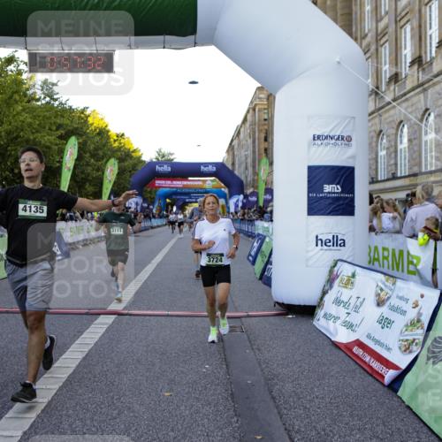 01.09.2024 - BARMER Alsterlauf Kathrin Stürmer Photography http://msf.ph/oto/6970013 01.09.2024 09:57:31 Ziel 2345, 2680, 2817, 2999, 3009, 3205, 3227, 3414, 3552, 3624, 3626, 4076, 4139, 4296, 4379, 4490, 4513, 4732, 5163, 5221, 5235, 2135, 2302, 3048, 3111, 3455, 3724, 3743, 4135, 4190, 4269, 4425, 4479, 4998, 5222, 5292, 8045, 8142, 8303 meine-sportfotos.de