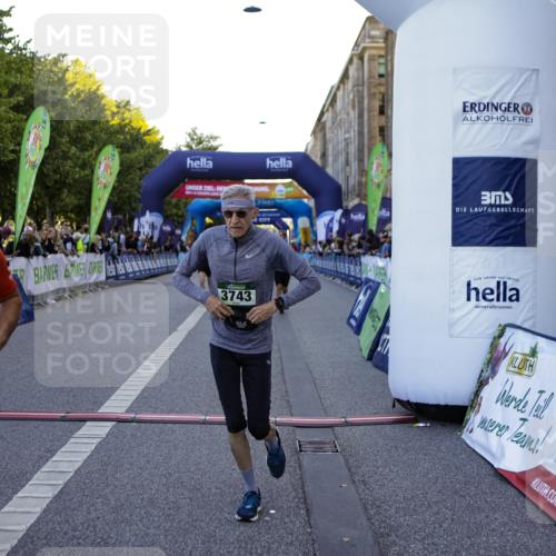 01.09.2024 - BARMER Alsterlauf Kathrin Stürmer Photography http://msf.ph/oto/6970023 01.09.2024 09:57:33 Ziel 2345, 2680, 2999, 3205, 3227, 3414, 3552, 3624, 3626, 4076, 4139, 4296, 4345, 4379, 4490, 4513, 4732, 4981, 5163, 5221, 5235, 2135, 2302, 2678, 3111, 3455, 3724, 3743, 4135, 4269, 4425, 4479, 4998, 5222, 5292, 8045, 8137, 8142, 8303 meine-sportfotos.de