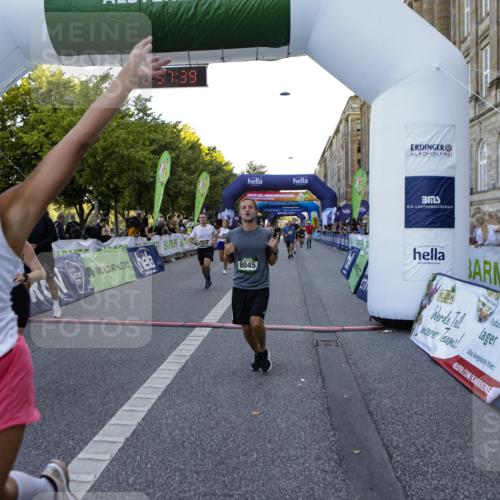 01.09.2024 - BARMER Alsterlauf Kathrin Stürmer Photography http://msf.ph/oto/6970029 01.09.2024 09:57:37 Ziel 2345, 2465, 2680, 3205, 3227, 3414, 3624, 3626, 4076, 4139, 4345, 4379, 4490, 4513, 4981, 5163, 2678, 2925, 3111, 3214, 3743, 3783, 4150, 4440, 4510, 4998, 5222, 5292, 8045, 8060, 8067, 8137, 8303 meine-sportfotos.de