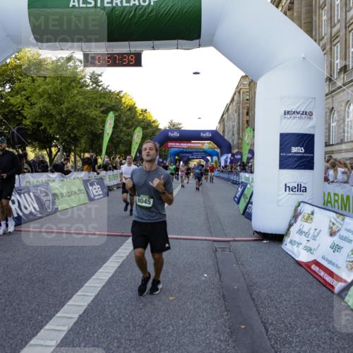 01.09.2024 - BARMER Alsterlauf Kathrin Stürmer Photography http://msf.ph/oto/6970031 01.09.2024 09:57:37 Ziel 2345, 2465, 2680, 3205, 3227, 3414, 3624, 3626, 4076, 4139, 4345, 4379, 4490, 4513, 4981, 5163, 2678, 2925, 3111, 3214, 3743, 3783, 4150, 4440, 4510, 4998, 5222, 5292, 8045, 8060, 8067, 8137, 8303 meine-sportfotos.de