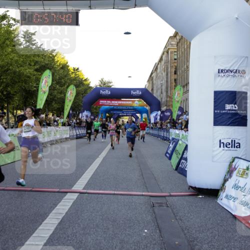01.09.2024 - BARMER Alsterlauf Kathrin Stürmer Photography http://msf.ph/oto/6970038 01.09.2024 09:57:39 Ziel 2172, 2345, 2465, 2680, 3205, 3227, 3414, 3624, 3626, 4076, 4345, 4379, 4826, 4981, 8206, 2678, 2925, 2944, 3214, 3464, 3783, 4150, 4440, 4510, 4998, 5222, 5292, 8045, 8060, 8067, 8137, 8242, 8303 meine-sportfotos.de