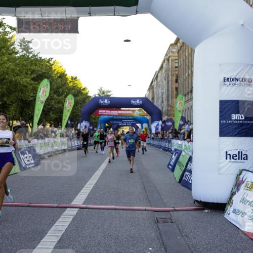 01.09.2024 - BARMER Alsterlauf Kathrin Stürmer Photography http://msf.ph/oto/6970040 01.09.2024 09:57:39 Ziel 2172, 2345, 2465, 2680, 3205, 3227, 3414, 3624, 3626, 4076, 4345, 4379, 4826, 4981, 8206, 2678, 2925, 2944, 3214, 3464, 3783, 4150, 4440, 4510, 4998, 5222, 5292, 8045, 8060, 8067, 8137, 8242, 8303 meine-sportfotos.de