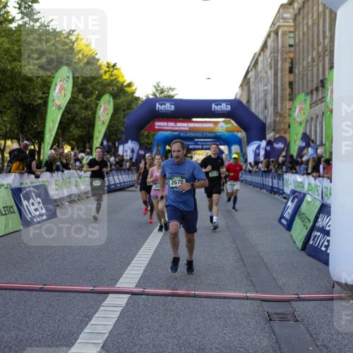 01.09.2024 - BARMER Alsterlauf Kathrin Stürmer Photography http://msf.ph/oto/6970049 01.09.2024 09:57:41 Ziel 2172, 2345, 2465, 2680, 3004, 3227, 3414, 3501, 3624, 3626, 3675, 3927, 4047, 4076, 4345, 4379, 4826, 4981, 8206, 2678, 2770, 2925, 2944, 3214, 3464, 3783, 4150, 4440, 4510, 4998, 5065, 5222, 5292, 8045, 8060, 8067, 8102, 8137, 8242, 8303 meine-sportfotos.de