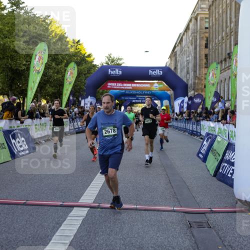 01.09.2024 - BARMER Alsterlauf Kathrin Stürmer Photography http://msf.ph/oto/6970051 01.09.2024 09:57:41 Ziel 2172, 2345, 2465, 2680, 3004, 3227, 3414, 3501, 3624, 3626, 3675, 3927, 4047, 4076, 4345, 4379, 4826, 4981, 8206, 2678, 2770, 2925, 2944, 3214, 3464, 3783, 4150, 4440, 4510, 4998, 5065, 5222, 5292, 8045, 8060, 8067, 8102, 8137, 8242, 8303 meine-sportfotos.de