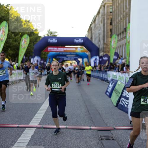 01.09.2024 - BARMER Alsterlauf Kathrin Stürmer Photography http://msf.ph/oto/6970064 01.09.2024 09:57:47 Ziel 2172, 2465, 2796, 2857, 3004, 3227, 3414, 3450, 3501, 3675, 3927, 3982, 4047, 4050, 4120, 4345, 4496, 4826, 4981, 8206, 8239, 1176, 2062, 2242, 2479, 2678, 2770, 2905, 2925, 2944, 3214, 3435, 3464, 3783, 3803, 3951, 4150, 4384, 4440, 4498, 4510, 4907, 5065, 8019, 8060, 8067, 8084, 8102, 8137, 8172, 8242 meine-sportfotos.de
