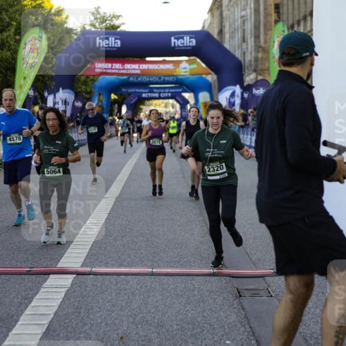 01.09.2024 - BARMER Alsterlauf Kathrin Stürmer Photography http://msf.ph/oto/6970083 01.09.2024 09:58:00 Ziel 2757, 2795, 2796, 2857, 3004, 3450, 3486, 3501, 3675, 3829, 3830, 3831, 3832, 3901, 3927, 3982, 4047, 4050, 4072, 4120, 4196, 4331, 4396, 4397, 4468, 4496, 4531, 4579, 4585, 4610, 4711, 5233, 8239, 1176, 2062, 2320, 2479, 2675, 2885, 3017, 3030, 3217, 3342, 3435, 3468, 3803, 4163, 4226, 4498, 4577, 4578, 4890, 5064, 5230, 8178 meine-sportfotos.de