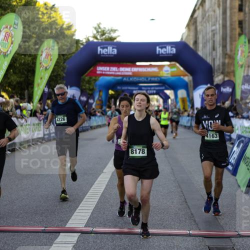 01.09.2024 - BARMER Alsterlauf Kathrin Stürmer Photography http://msf.ph/oto/6970089 01.09.2024 09:58:02 Ziel 2757, 2795, 2796, 2857, 3450, 3486, 3828, 3829, 3830, 3831, 3832, 3901, 3982, 4050, 4072, 4120, 4147, 4196, 4331, 4396, 4397, 4468, 4496, 4531, 4579, 4585, 4610, 4711, 4799, 5233, 8239, 2320, 2675, 2885, 3017, 3030, 3217, 3234, 3342, 3468, 3711, 4163, 4226, 4376, 4498, 4577, 4578, 4853, 4890, 5064, 5230, 8178 meine-sportfotos.de