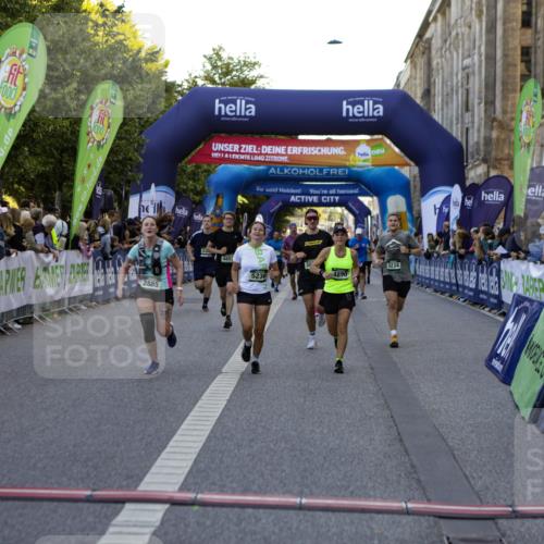 01.09.2024 - BARMER Alsterlauf Kathrin Stürmer Photography http://msf.ph/oto/6970095 01.09.2024 09:58:06 Ziel 2757, 2795, 2796, 3486, 3828, 3829, 3830, 3831, 3832, 3901, 4008, 4072, 4147, 4196, 4331, 4396, 4397, 4468, 4496, 4531, 4579, 4585, 4610, 4711, 4799, 4881, 5233, 8239, 2320, 2632, 2675, 2885, 3030, 3234, 3342, 3711, 3972, 3984, 4163, 4226, 4376, 4394, 4577, 4578, 4853, 4890, 5064, 5230, 8178 meine-sportfotos.de