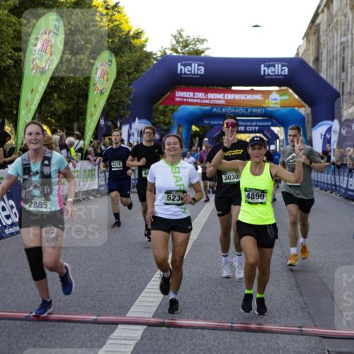 01.09.2024 - BARMER Alsterlauf Kathrin Stürmer Photography http://msf.ph/oto/6970108 01.09.2024 09:58:08 Ziel 2757, 2795, 3486, 3828, 3829, 3830, 3831, 3832, 3901, 4008, 4072, 4147, 4196, 4331, 4396, 4397, 4468, 4531, 4579, 4585, 4610, 4711, 4799, 4881, 5233, 2632, 2675, 2885, 3030, 3071, 3234, 3342, 3711, 3744, 3972, 3984, 4163, 4189, 4226, 4376, 4394, 4577, 4853, 4890, 5230, 8178 meine-sportfotos.de