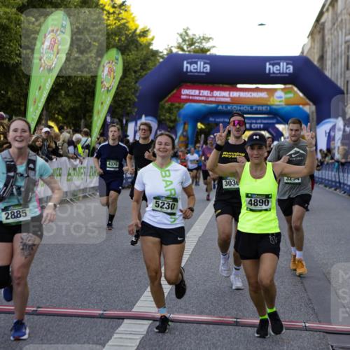 01.09.2024 - BARMER Alsterlauf Kathrin Stürmer Photography http://msf.ph/oto/6970110 01.09.2024 09:58:09 Ziel 2757, 2795, 3486, 3828, 3829, 3830, 3831, 3832, 3901, 4008, 4072, 4147, 4196, 4331, 4396, 4397, 4468, 4531, 4579, 4585, 4711, 4799, 4881, 5233, 2632, 2675, 2885, 3030, 3071, 3234, 3342, 3711, 3744, 3972, 3984, 4163, 4189, 4226, 4376, 4394, 4853, 4890, 5230 meine-sportfotos.de