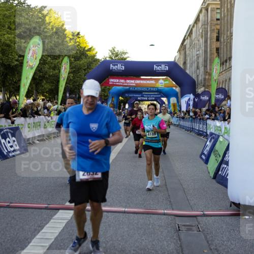 01.09.2024 - BARMER Alsterlauf Kathrin Stürmer Photography http://msf.ph/oto/6970118 01.09.2024 09:58:16 Ziel 2588, 2757, 2759, 2760, 3231, 3245, 3285, 3375, 3460, 3542, 3699, 3828, 3829, 3830, 3831, 3832, 4008, 4147, 4331, 4401, 4711, 4799, 4881, 2035, 2052, 2392, 2617, 2632, 3071, 3234, 3662, 3711, 3744, 3972, 3978, 3984, 4189, 4265, 4376, 4394, 4765, 4853, 4988, 5071, 8018, 8136, 8381 meine-sportfotos.de