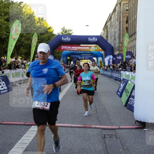 01.09.2024 - BARMER Alsterlauf Kathrin Stürmer Photography http://msf.ph/oto/6970119 01.09.2024 09:58:16 Ziel 2588, 2757, 2759, 2760, 3231, 3245, 3285, 3375, 3460, 3542, 3699, 3828, 3829, 3830, 3831, 3832, 4008, 4147, 4331, 4401, 4711, 4799, 4881, 2035, 2052, 2392, 2617, 2632, 3071, 3234, 3662, 3711, 3744, 3972, 3978, 3984, 4189, 4265, 4376, 4394, 4765, 4853, 4988, 5071, 8018, 8136, 8381 meine-sportfotos.de