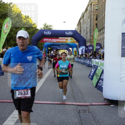01.09.2024 - BARMER Alsterlauf Kathrin Stürmer Photography http://msf.ph/oto/6970121 01.09.2024 09:58:17 Ziel 2588, 2759, 2760, 3231, 3245, 3285, 3375, 3460, 3542, 3699, 3828, 3829, 3830, 3831, 3832, 4008, 4147, 4331, 4401, 4711, 4799, 4881, 2035, 2052, 2392, 2617, 2632, 3071, 3353, 3662, 3711, 3744, 3972, 3978, 3984, 4189, 4265, 4376, 4394, 4765, 4988, 5071, 8018, 8136, 8381 meine-sportfotos.de