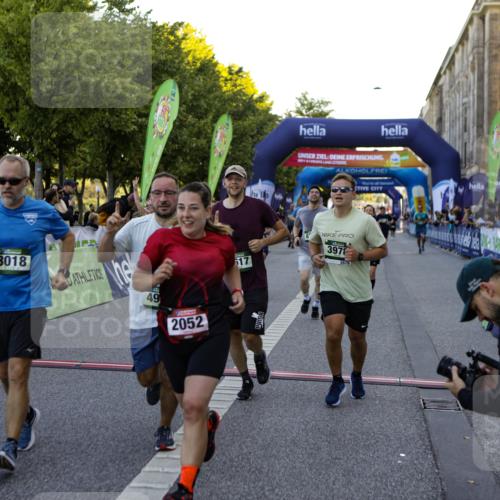 01.09.2024 - BARMER Alsterlauf Kathrin Stürmer Photography http://msf.ph/oto/6970123 01.09.2024 09:58:20 Ziel 2441, 2588, 2759, 2760, 3231, 3243, 3245, 3285, 3375, 3460, 3542, 3699, 3828, 3831, 3832, 4008, 4147, 4401, 4682, 4799, 4881, 5040, 2035, 2052, 2392, 2617, 2632, 3071, 3353, 3646, 3662, 3744, 3972, 3978, 4189, 4265, 4394, 4765, 4988, 5071, 8018, 8133, 8136, 8381 meine-sportfotos.de