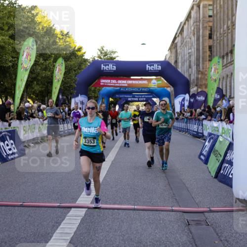 01.09.2024 - BARMER Alsterlauf Kathrin Stürmer Photography http://msf.ph/oto/6970132 01.09.2024 09:58:26 Ziel 2441, 2588, 2759, 2760, 3033, 3231, 3243, 3245, 3285, 3375, 3460, 3542, 3699, 3983, 4230, 4268, 4401, 4596, 4682, 5040, 5199, 8218, 8256, 2035, 2392, 2430, 2617, 2634, 2855, 3353, 3646, 3662, 3856, 3894, 3978, 4265, 4352, 4636, 4723, 4765, 5071, 5126, 8133, 8136, 8174, 8263, 8381 meine-sportfotos.de