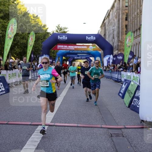 01.09.2024 - BARMER Alsterlauf Kathrin Stürmer Photography http://msf.ph/oto/6970133 01.09.2024 09:58:27 Ziel 2441, 2582, 2588, 2759, 2760, 3033, 3201, 3231, 3243, 3245, 3285, 3375, 3460, 3542, 3699, 3983, 4230, 4268, 4401, 4596, 4682, 5040, 5192, 5193, 5199, 8218, 8256, 2035, 2392, 2430, 2634, 2855, 3353, 3646, 3662, 3856, 3894, 4265, 4352, 4636, 4723, 4765, 5071, 5126, 8133, 8136, 8174, 8263, 8381 meine-sportfotos.de