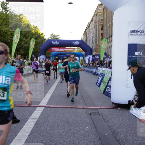 01.09.2024 - BARMER Alsterlauf Kathrin Stürmer Photography http://msf.ph/oto/6970139 01.09.2024 09:58:28 Ziel 2441, 2582, 2588, 2759, 2760, 2897, 3033, 3201, 3231, 3243, 3245, 3285, 3375, 3460, 3542, 3699, 3977, 3983, 4230, 4266, 4268, 4401, 4596, 4682, 5040, 5192, 5193, 5199, 8218, 8256, 2035, 2037, 2392, 2430, 2634, 2855, 3353, 3438, 3646, 3662, 3856, 3894, 4265, 4352, 4636, 4723, 4765, 4850, 5071, 5126, 8133, 8136, 8174, 8263 meine-sportfotos.de
