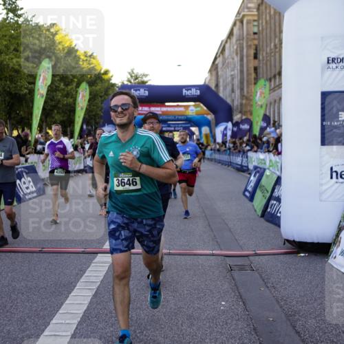 01.09.2024 - BARMER Alsterlauf Kathrin Stürmer Photography http://msf.ph/oto/6970148 01.09.2024 09:58:29 Ziel 2441, 2582, 2588, 2759, 2760, 2897, 3033, 3201, 3231, 3243, 3245, 3285, 3375, 3460, 3542, 3699, 3717, 3977, 3983, 4230, 4266, 4268, 4401, 4596, 4682, 5040, 5192, 5193, 5199, 8218, 8256, 2037, 2392, 2430, 2634, 2832, 2855, 3353, 3438, 3646, 3662, 3856, 3894, 4352, 4636, 4723, 4850, 5071, 5126, 8133, 8174, 8263 meine-sportfotos.de