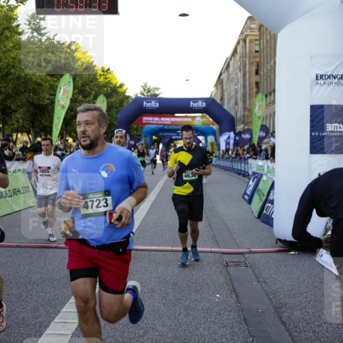 01.09.2024 - BARMER Alsterlauf Kathrin Stürmer Photography http://msf.ph/oto/6970152 01.09.2024 09:58:32 Ziel 2425, 2441, 2582, 2588, 2895, 2897, 3033, 3201, 3243, 3249, 3285, 3375, 3460, 3699, 3717, 3977, 3983, 4230, 4266, 4268, 4401, 4596, 4682, 4779, 5040, 5192, 5193, 5199, 5251, 8218, 8256, 2037, 2430, 2634, 2832, 2855, 3353, 3438, 3646, 3856, 3894, 4071, 4352, 4618, 4636, 4723, 4850, 5126, 8133, 8174, 8263 meine-sportfotos.de