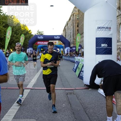 01.09.2024 - BARMER Alsterlauf Kathrin Stürmer Photography http://msf.ph/oto/6970154 01.09.2024 09:58:32 Ziel 2425, 2441, 2582, 2588, 2895, 2897, 3033, 3201, 3243, 3249, 3285, 3375, 3460, 3699, 3717, 3977, 3983, 4230, 4266, 4268, 4401, 4596, 4682, 4779, 5040, 5192, 5193, 5199, 5251, 8218, 8256, 2037, 2430, 2634, 2832, 2855, 3353, 3438, 3646, 3856, 3894, 4071, 4352, 4618, 4636, 4723, 4850, 5126, 8133, 8174, 8263 meine-sportfotos.de