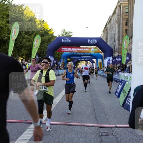 01.09.2024 - BARMER Alsterlauf Kathrin Stürmer Photography http://msf.ph/oto/6970170 01.09.2024 09:58:40 Ziel 2425, 2441, 2467, 2582, 2684, 2863, 2895, 2897, 3033, 3154, 3201, 3249, 3283, 3692, 3717, 3977, 3983, 4230, 4266, 4268, 4596, 4779, 5018, 5040, 5192, 5193, 5199, 5251, 8218, 8256, 2037, 2403, 2649, 2832, 2868, 3438, 3755, 3856, 3894, 4071, 4474, 4618, 4850, 4888, 5126, 8202 meine-sportfotos.de