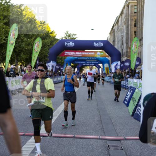 01.09.2024 - BARMER Alsterlauf Kathrin Stürmer Photography http://msf.ph/oto/6970171 01.09.2024 09:58:41 Ziel 2425, 2467, 2582, 2684, 2828, 2863, 2895, 2897, 3033, 3154, 3201, 3249, 3283, 3692, 3717, 3977, 3983, 4230, 4266, 4268, 4596, 4779, 5018, 5192, 5193, 5199, 5251, 8218, 8256, 2037, 2403, 2428, 2649, 2832, 2868, 3438, 3755, 3894, 4071, 4474, 4618, 4850, 4888, 5014, 5126, 8202 meine-sportfotos.de