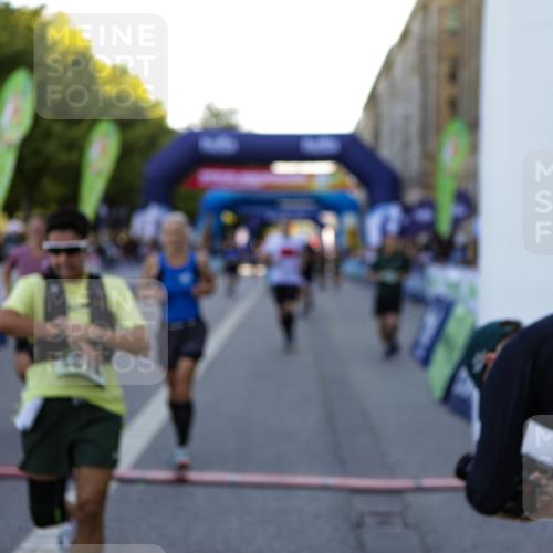 01.09.2024 - BARMER Alsterlauf Kathrin Stürmer Photography http://msf.ph/oto/6970173 01.09.2024 09:58:41 Ziel 2425, 2467, 2582, 2684, 2828, 2863, 2895, 2897, 3033, 3154, 3201, 3249, 3283, 3692, 3717, 3977, 3983, 4230, 4266, 4268, 4596, 4779, 5018, 5192, 5193, 5199, 5251, 8218, 8256, 2037, 2403, 2428, 2649, 2832, 2868, 3438, 3755, 3894, 4071, 4474, 4618, 4850, 4888, 5014, 5126, 8202 meine-sportfotos.de