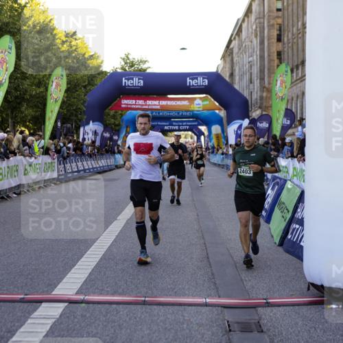01.09.2024 - BARMER Alsterlauf Kathrin Stürmer Photography http://msf.ph/oto/6970178 01.09.2024 09:58:43 Ziel 2425, 2467, 2582, 2684, 2828, 2863, 2895, 2897, 3154, 3201, 3249, 3283, 3692, 3717, 3977, 3983, 4266, 4268, 4596, 4779, 5018, 5192, 5193, 5206, 5251, 2037, 2166, 2299, 2403, 2428, 2649, 2832, 2848, 2868, 3438, 3755, 4071, 4363, 4474, 4618, 4850, 4888, 5014, 8202 meine-sportfotos.de