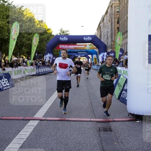 01.09.2024 - BARMER Alsterlauf Kathrin Stürmer Photography http://msf.ph/oto/6970181 01.09.2024 09:58:43 Ziel 2425, 2467, 2582, 2684, 2828, 2863, 2895, 2897, 3154, 3201, 3249, 3283, 3692, 3717, 3977, 3983, 4266, 4268, 4596, 4779, 5018, 5192, 5193, 5206, 5251, 2037, 2166, 2299, 2403, 2428, 2649, 2832, 2848, 2868, 3438, 3755, 4071, 4363, 4474, 4618, 4850, 4888, 5014, 8202 meine-sportfotos.de