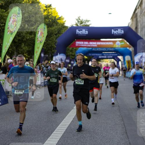 01.09.2024 - BARMER Alsterlauf Kathrin Stürmer Photography http://msf.ph/oto/6970183 01.09.2024 09:59:09 Ziel 2087, 2337, 2390, 2391, 2412, 2668, 2977, 3274, 3510, 3875, 3907, 4093, 4151, 4277, 4278, 4361, 4392, 4524, 4770, 4785, 4930, 5124, 5125, 5204, 8163, 2174, 2723, 2923, 2932, 3135, 3410, 3489, 3684, 3727, 3846, 3995, 4217, 4293, 4670, 4956, 4994, 5092, 5244, 5303, 8180, 8267 meine-sportfotos.de