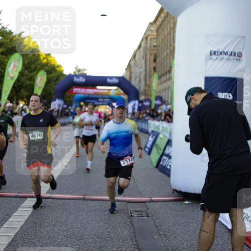 01.09.2024 - BARMER Alsterlauf Kathrin Stürmer Photography http://msf.ph/oto/6970194 01.09.2024 09:59:10 Ziel 2087, 2337, 2390, 2391, 2412, 2668, 2977, 3274, 3510, 3875, 3907, 3940, 4093, 4151, 4277, 4278, 4361, 4392, 4524, 4770, 4785, 4930, 5124, 5125, 5204, 5205, 5237, 8163, 2020, 2174, 2723, 2923, 2932, 3410, 3489, 3684, 3727, 3846, 3995, 4217, 4293, 4670, 4956, 4994, 5092, 5244, 5303, 8267 meine-sportfotos.de