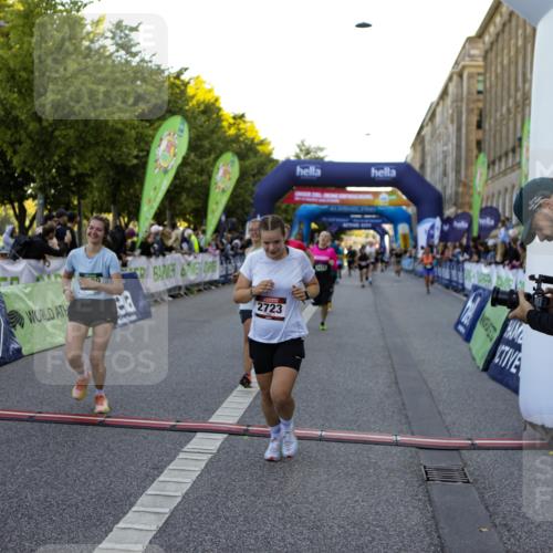 01.09.2024 - BARMER Alsterlauf Kathrin Stürmer Photography http://msf.ph/oto/6970196 01.09.2024 09:59:12 Ziel 2087, 2337, 2390, 2391, 2412, 2668, 2977, 3274, 3510, 3875, 3907, 3940, 4093, 4151, 4277, 4278, 4325, 4361, 4392, 4524, 4770, 4785, 4930, 5124, 5125, 5204, 5205, 5237, 8163, 8321, 2020, 2174, 2723, 2923, 2932, 3410, 3485, 3489, 3727, 3995, 4293, 4444, 4670, 4956, 4994, 5092, 5244, 5298, 5303, 8057, 8267 meine-sportfotos.de