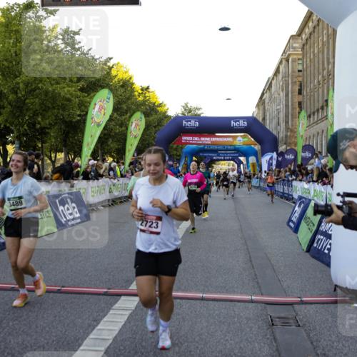 01.09.2024 - BARMER Alsterlauf Kathrin Stürmer Photography http://msf.ph/oto/6970198 01.09.2024 09:59:12 Ziel 2087, 2337, 2390, 2391, 2412, 2668, 2977, 3274, 3510, 3875, 3907, 3940, 4093, 4151, 4277, 4278, 4325, 4361, 4392, 4524, 4770, 4785, 4930, 5124, 5125, 5204, 5205, 5237, 8163, 8321, 2020, 2174, 2723, 2923, 2932, 3410, 3485, 3489, 3727, 3995, 4293, 4444, 4670, 4956, 4994, 5092, 5244, 5298, 5303, 8057, 8267 meine-sportfotos.de