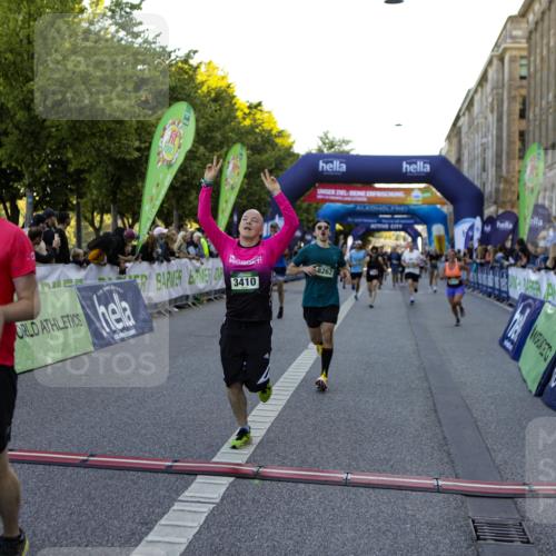01.09.2024 - BARMER Alsterlauf Kathrin Stürmer Photography http://msf.ph/oto/6970204 01.09.2024 09:59:14 Ziel 2087, 2337, 2390, 2391, 2412, 2668, 2977, 3510, 3748, 3875, 3907, 3940, 4093, 4151, 4277, 4278, 4325, 4361, 4392, 4524, 4770, 4785, 4930, 5124, 5125, 5204, 5205, 5237, 8010, 8163, 8321, 2020, 2174, 2252, 2303, 2603, 2723, 2729, 2923, 2932, 3410, 3485, 3489, 3727, 3995, 4066, 4293, 4444, 4670, 4956, 4994, 5092, 5244, 5298, 5303, 8057, 8148, 8267, 8281 meine-sportfotos.de
