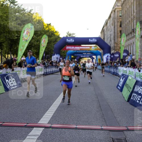 01.09.2024 - BARMER Alsterlauf Kathrin Stürmer Photography http://msf.ph/oto/6970208 01.09.2024 09:59:16 Ziel 2087, 2337, 2355, 2390, 2412, 2950, 2977, 3510, 3748, 3875, 3940, 4093, 4151, 4277, 4278, 4325, 4361, 4392, 4524, 4785, 4930, 5124, 5125, 5204, 5205, 5237, 8010, 8163, 8321, 2020, 2174, 2252, 2303, 2445, 2603, 2723, 2729, 2736, 2923, 2932, 3410, 3485, 3489, 3727, 3995, 4066, 4293, 4444, 4670, 4956, 4994, 5092, 5298, 5303, 8057, 8134, 8148, 8267, 8281 meine-sportfotos.de