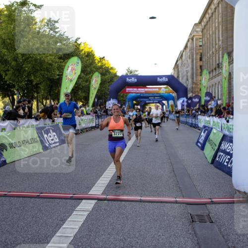 01.09.2024 - BARMER Alsterlauf Kathrin Stürmer Photography http://msf.ph/oto/6970210 01.09.2024 09:59:16 Ziel 2087, 2337, 2355, 2390, 2412, 2950, 2977, 3510, 3748, 3875, 3940, 4093, 4151, 4277, 4278, 4325, 4361, 4392, 4524, 4785, 4930, 5124, 5125, 5204, 5205, 5237, 8010, 8163, 8321, 2020, 2174, 2252, 2303, 2445, 2603, 2723, 2729, 2736, 2923, 2932, 3410, 3485, 3489, 3727, 3995, 4066, 4293, 4444, 4670, 4956, 4994, 5092, 5298, 5303, 8057, 8134, 8148, 8267, 8281 meine-sportfotos.de