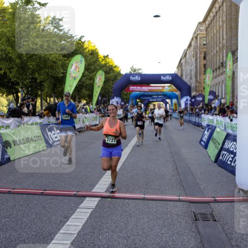 01.09.2024 - BARMER Alsterlauf Kathrin Stürmer Photography http://msf.ph/oto/6970211 01.09.2024 09:59:16 Ziel 2087, 2337, 2355, 2390, 2412, 2950, 2977, 3510, 3748, 3875, 3940, 4093, 4151, 4277, 4278, 4325, 4361, 4392, 4524, 4785, 4930, 5124, 5125, 5204, 5205, 5237, 8010, 8163, 8321, 2020, 2174, 2252, 2303, 2445, 2603, 2723, 2729, 2736, 2923, 2932, 3410, 3485, 3489, 3727, 3995, 4066, 4293, 4444, 4670, 4956, 4994, 5092, 5298, 5303, 8057, 8134, 8148, 8267, 8281 meine-sportfotos.de