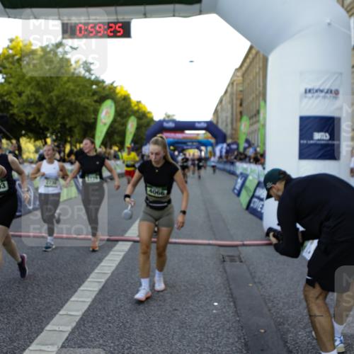 01.09.2024 - BARMER Alsterlauf Kathrin Stürmer Photography http://msf.ph/oto/6970214 01.09.2024 09:59:23 Ziel 2087, 2355, 2390, 2412, 2417, 2950, 3315, 3510, 3748, 3940, 4151, 4278, 4325, 4361, 4392, 4524, 4557, 4930, 5204, 5205, 5237, 8010, 8321, 2020, 2038, 2252, 2303, 2445, 2603, 2719, 2729, 2736, 3115, 3485, 3603, 3727, 4066, 4212, 4232, 4432, 4444, 4708, 4722, 5092, 5231, 5298, 8057, 8111, 8134, 8148, 8281 meine-sportfotos.de