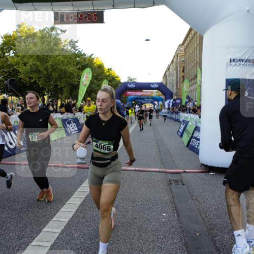 01.09.2024 - BARMER Alsterlauf Kathrin Stürmer Photography http://msf.ph/oto/6970218 01.09.2024 09:59:24 Ziel 2087, 2355, 2390, 2412, 2417, 2950, 3311, 3315, 3510, 3748, 3940, 4151, 4278, 4325, 4361, 4392, 4524, 4557, 4930, 5204, 5205, 5237, 8010, 8321, 2020, 2038, 2252, 2303, 2445, 2603, 2719, 2729, 2736, 3115, 3485, 3603, 3758, 4066, 4212, 4232, 4432, 4444, 4708, 4722, 5231, 5298, 8057, 8111, 8134, 8148, 8281 meine-sportfotos.de