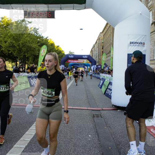 01.09.2024 - BARMER Alsterlauf Kathrin Stürmer Photography http://msf.ph/oto/6970219 01.09.2024 09:59:24 Ziel 2087, 2355, 2390, 2412, 2417, 2950, 3311, 3315, 3510, 3748, 3940, 4151, 4278, 4325, 4361, 4392, 4524, 4557, 4930, 5204, 5205, 5237, 8010, 8321, 2020, 2038, 2252, 2303, 2445, 2603, 2719, 2729, 2736, 3115, 3485, 3603, 3758, 4066, 4212, 4232, 4432, 4444, 4708, 4722, 5231, 5298, 8057, 8111, 8134, 8148, 8281 meine-sportfotos.de