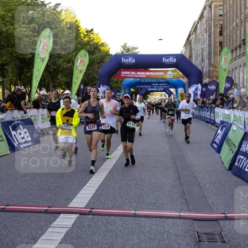 01.09.2024 - BARMER Alsterlauf Kathrin Stürmer Photography http://msf.ph/oto/6970226 01.09.2024 09:59:28 Ziel 2355, 2417, 2877, 2950, 3311, 3315, 3510, 3748, 3940, 4325, 4392, 4524, 4557, 5204, 5205, 5237, 8010, 8321, 8352, 2038, 2223, 2252, 2303, 2445, 2603, 2719, 2729, 2736, 3115, 3603, 3758, 4066, 4212, 4232, 4432, 4495, 4605, 4708, 4722, 4867, 5231, 8111, 8134, 8148, 8281 meine-sportfotos.de