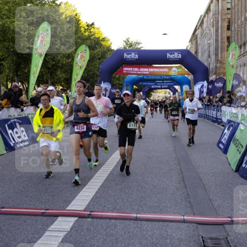 01.09.2024 - BARMER Alsterlauf Kathrin Stürmer Photography http://msf.ph/oto/6970228 01.09.2024 09:59:28 Ziel 2355, 2417, 2877, 2950, 3311, 3315, 3510, 3748, 3940, 4325, 4392, 4524, 4557, 5204, 5205, 5237, 8010, 8321, 8352, 2038, 2223, 2252, 2303, 2445, 2603, 2719, 2729, 2736, 3115, 3603, 3758, 4066, 4212, 4232, 4432, 4495, 4605, 4708, 4722, 4867, 5231, 8111, 8134, 8148, 8281 meine-sportfotos.de