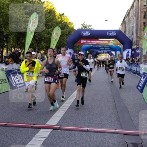 01.09.2024 - BARMER Alsterlauf Kathrin Stürmer Photography http://msf.ph/oto/6970229 01.09.2024 09:59:28 Ziel 2355, 2417, 2877, 2950, 3311, 3315, 3510, 3748, 3940, 4325, 4392, 4524, 4557, 5204, 5205, 5237, 8010, 8321, 8352, 2038, 2223, 2252, 2303, 2445, 2603, 2719, 2729, 2736, 3115, 3603, 3758, 4066, 4212, 4232, 4432, 4495, 4605, 4708, 4722, 4867, 5231, 8111, 8134, 8148, 8281 meine-sportfotos.de