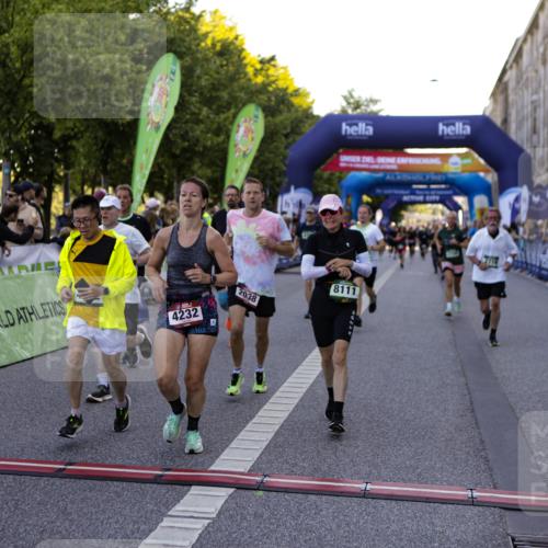 01.09.2024 - BARMER Alsterlauf Kathrin Stürmer Photography http://msf.ph/oto/6970231 01.09.2024 09:59:29 Ziel 2355, 2417, 2877, 2950, 3311, 3315, 3748, 3940, 4325, 4392, 4524, 4557, 5204, 5205, 5237, 8010, 8321, 8352, 2038, 2079, 2223, 2445, 2603, 2719, 2729, 2736, 2771, 3115, 3603, 3758, 4066, 4212, 4232, 4432, 4495, 4605, 4708, 4722, 4867, 5231, 8111, 8134, 8281 meine-sportfotos.de